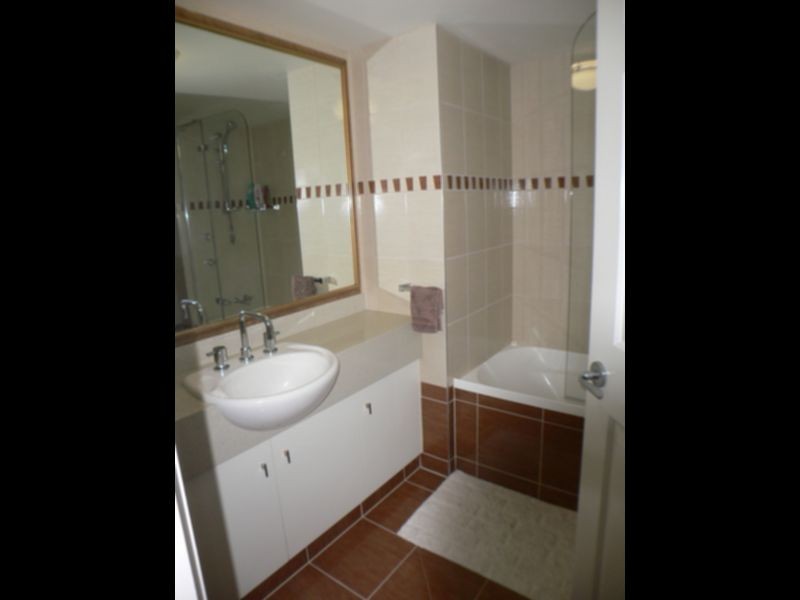 1143/2623 Gold Coast Highway, Broadbeach QLD 4218