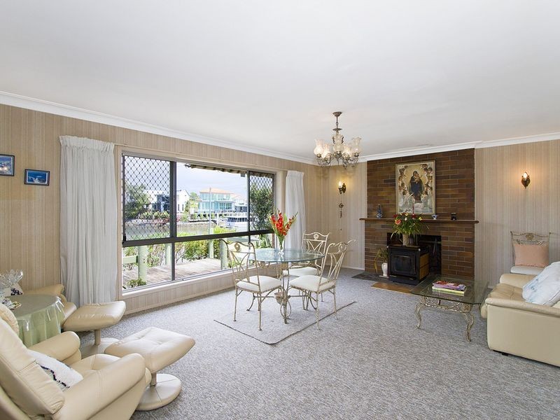 17 Miami Key, Broadbeach Waters QLD 4218