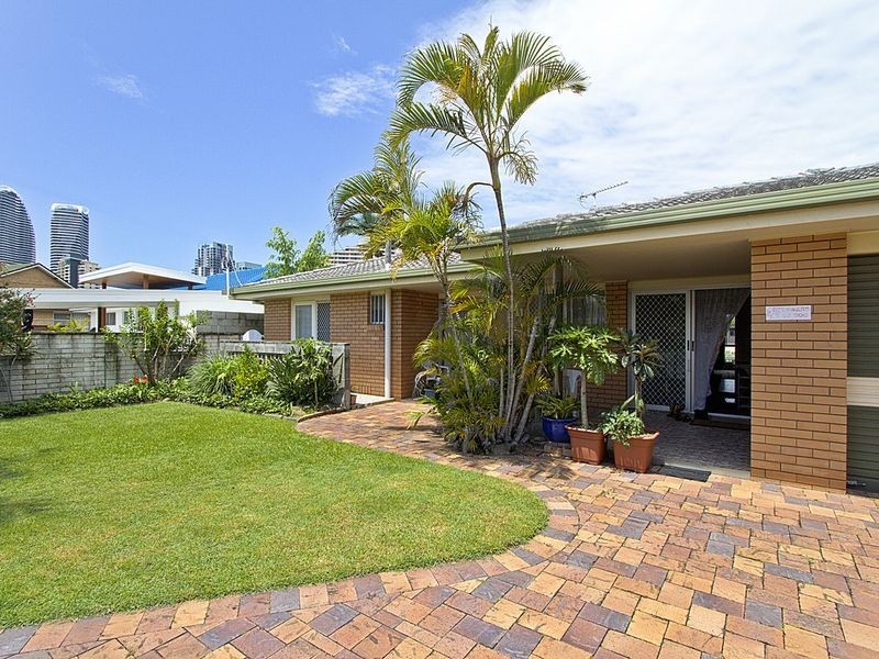 17 Miami Key, Broadbeach Waters QLD 4218