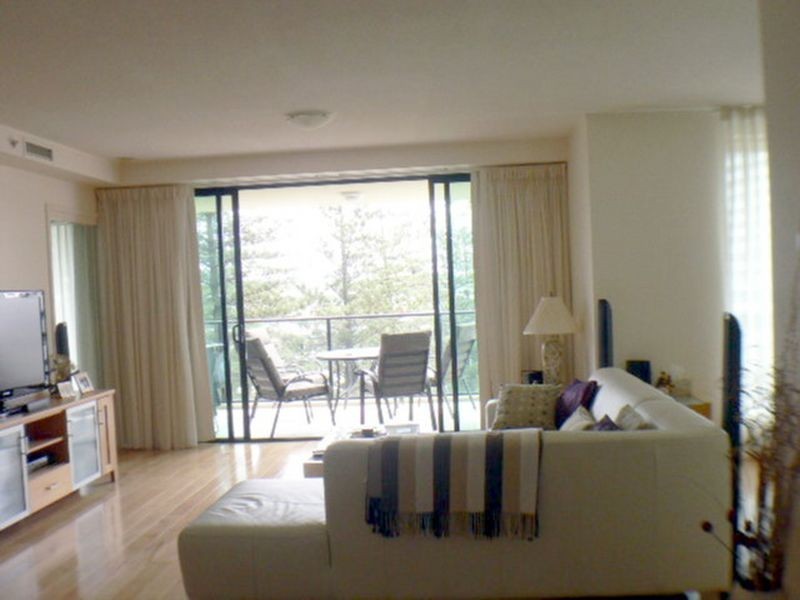 305/2685 Gold Coast Highway, Broadbeach QLD 4218
