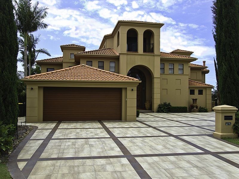 Clear Island Waters QLD 4226