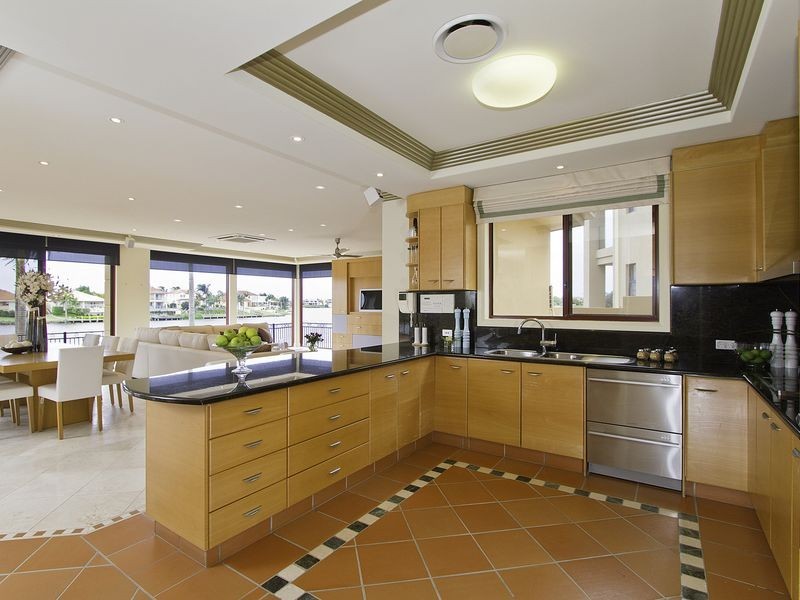 Clear Island Waters QLD 4226