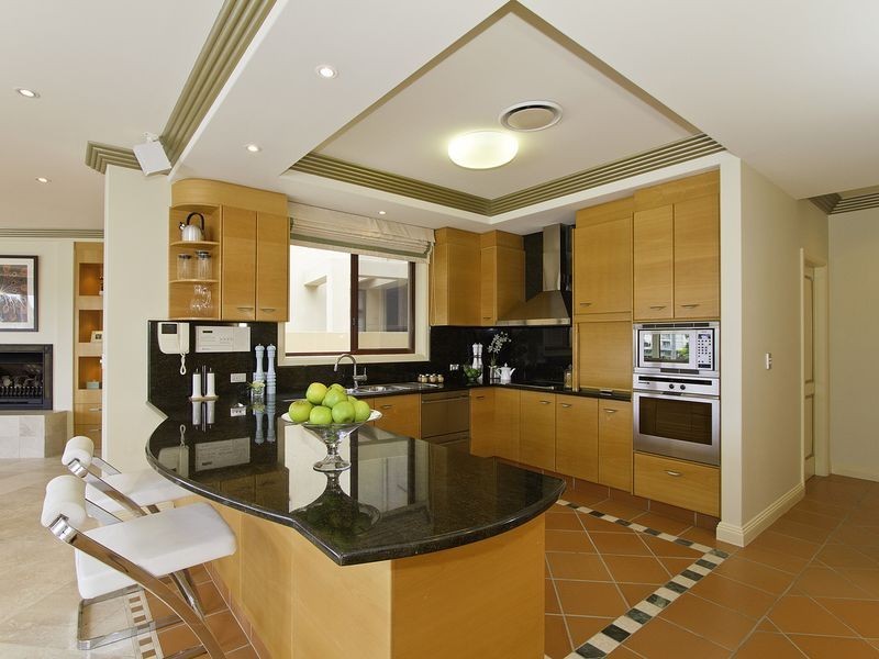 Clear Island Waters QLD 4226