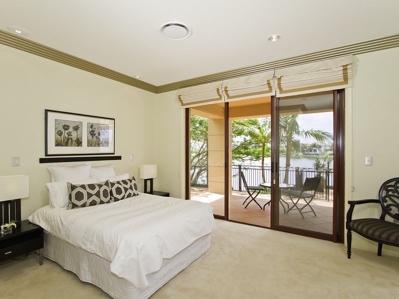 Clear Island Waters QLD 4226