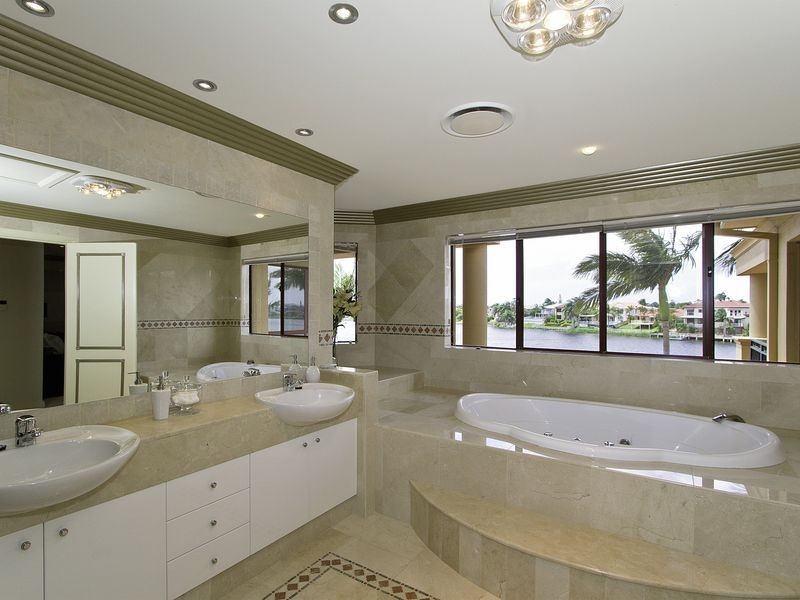 Clear Island Waters QLD 4226