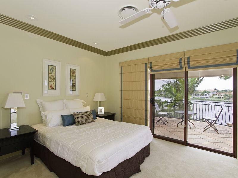 Clear Island Waters QLD 4226