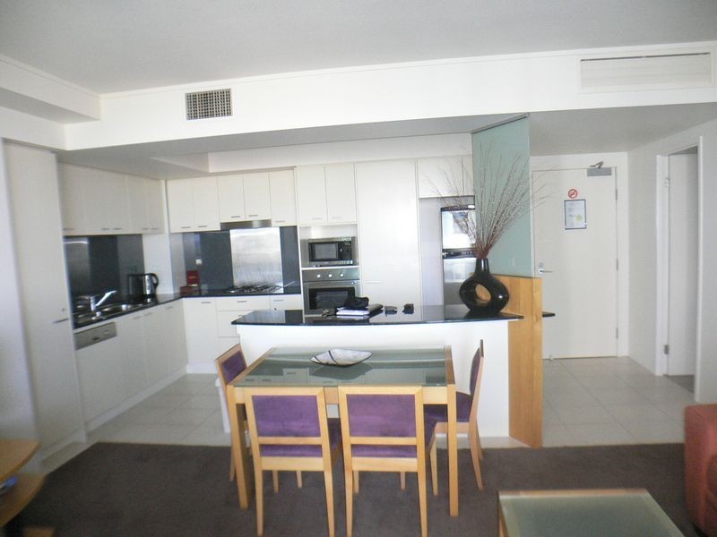 1107/2685 Gold Coast Highway, Broadbeach QLD 4218