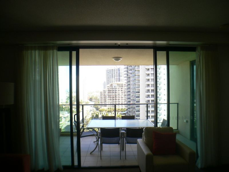 1107/2685 Gold Coast Highway, Broadbeach QLD 4218