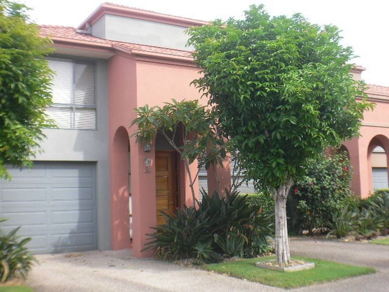 9/20 Fairway Dr, Clear Island Waters QLD 4226