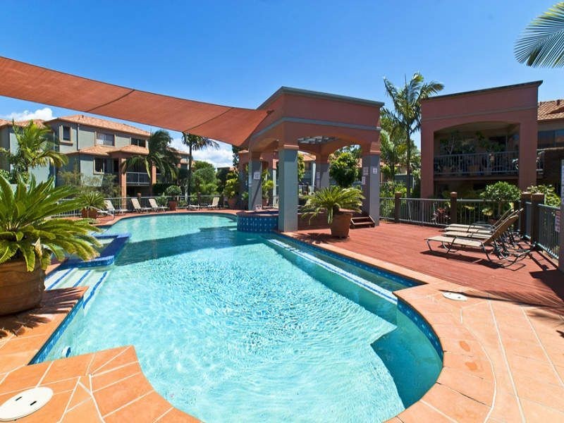 9/20 Fairway Dr, Clear Island Waters QLD 4226
