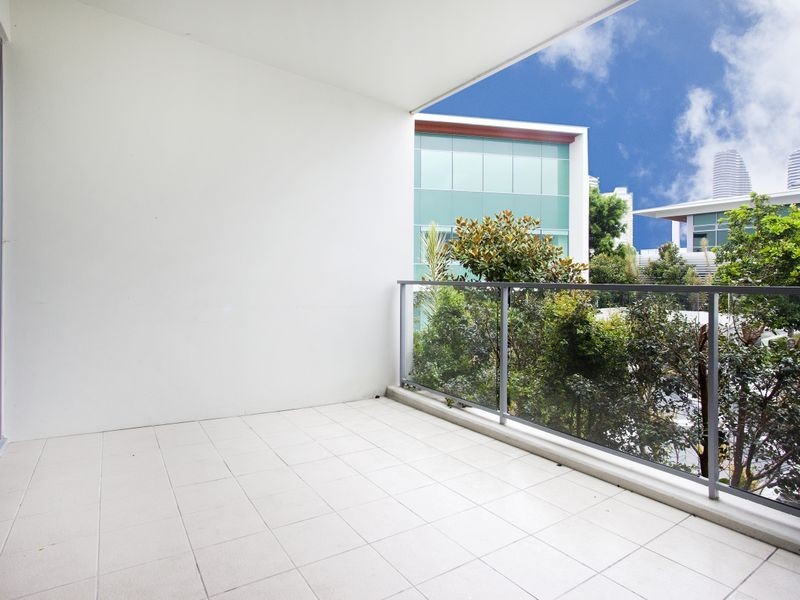 Broadbeach Waters QLD 4218