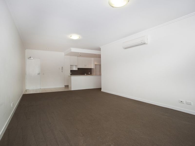 Broadbeach Waters QLD 4218