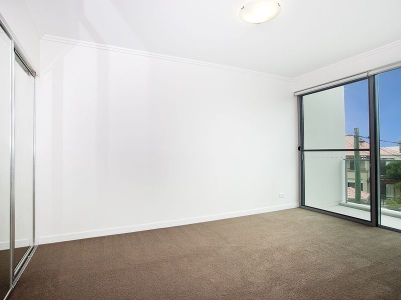 Broadbeach Waters QLD 4218