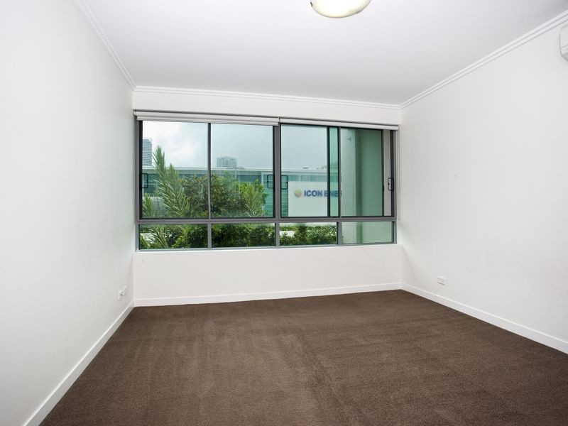 Broadbeach Waters QLD 4218