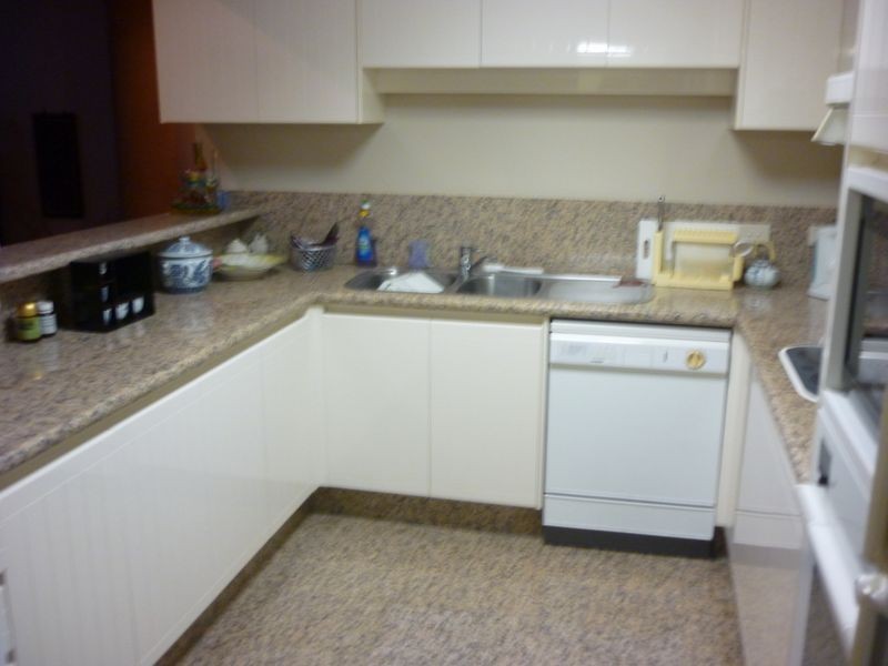 Clear Island Waters QLD 4226