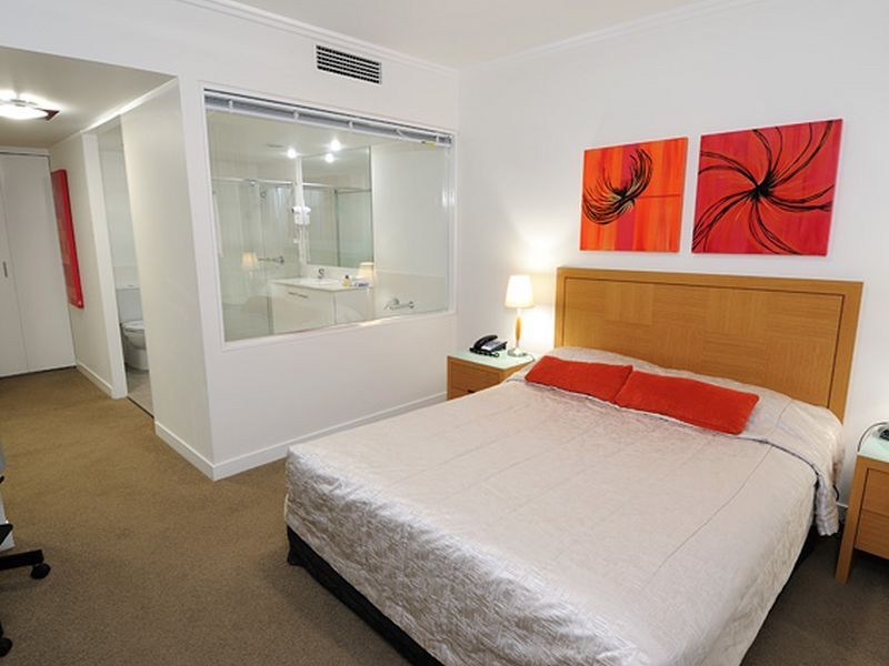 Broadbeach Waters QLD 4218