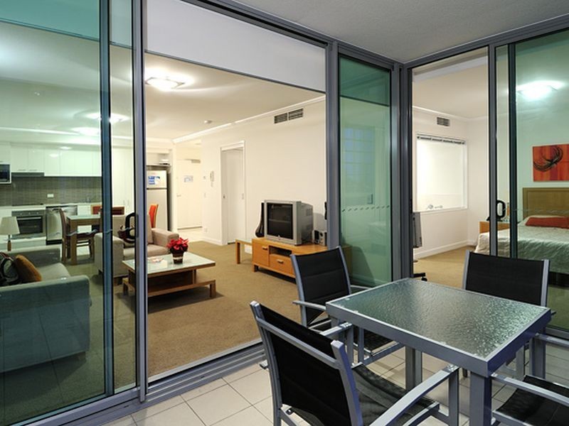 Broadbeach Waters QLD 4218