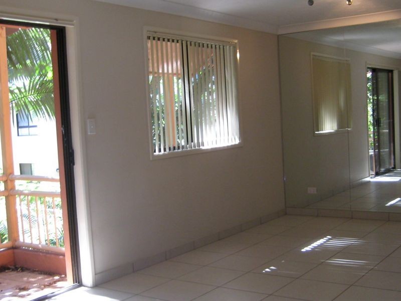 23 Second Ave, Broadbeach QLD 4218