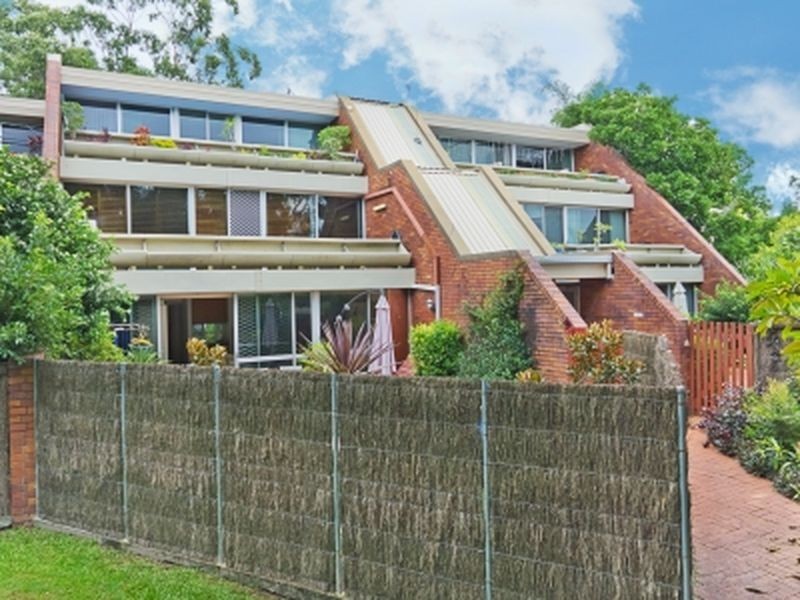 4/111 Rio Vista Bvd, Broadbeach Waters QLD 4218