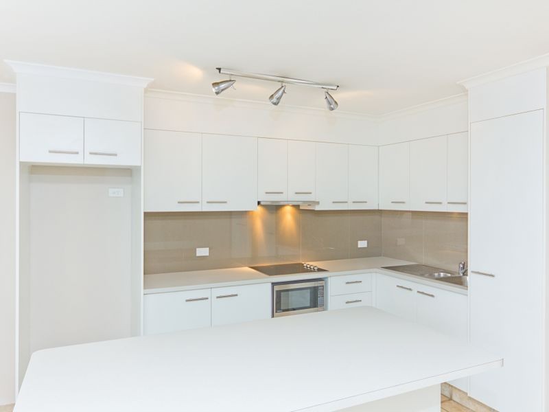 4/111 Rio Vista Bvd, Broadbeach Waters QLD 4218