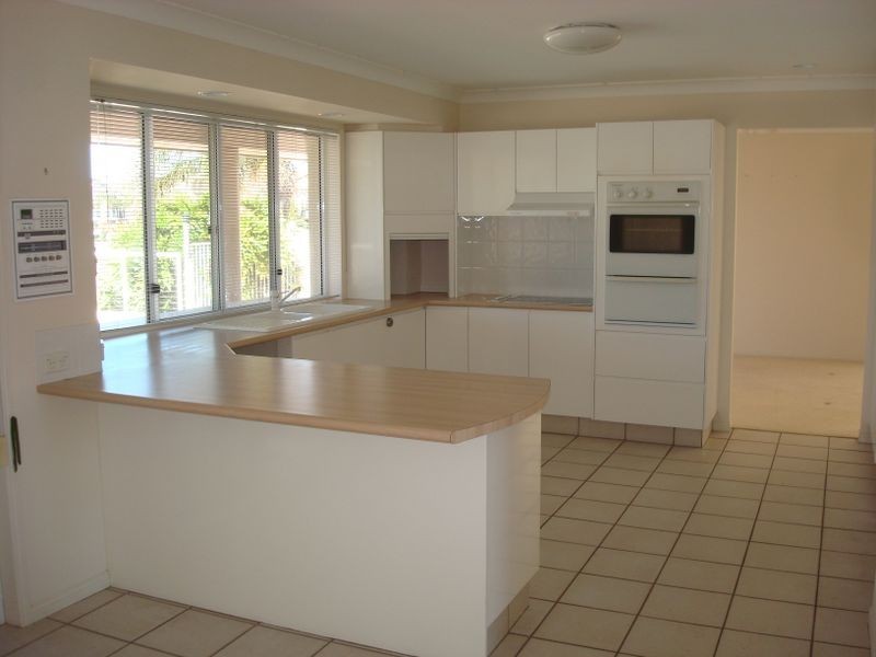 14 Staysail Crescent, Clear Island Waters QLD 4226