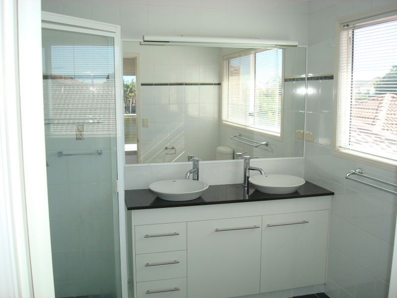 14 Staysail Crescent, Clear Island Waters QLD 4226