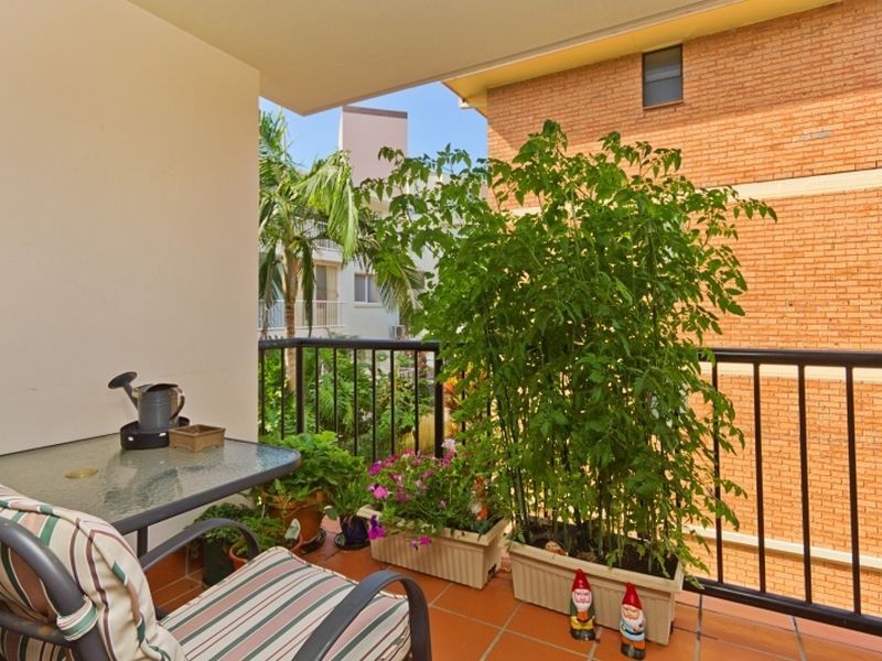 5/35 Britannia Avenue, Broadbeach QLD 4218
