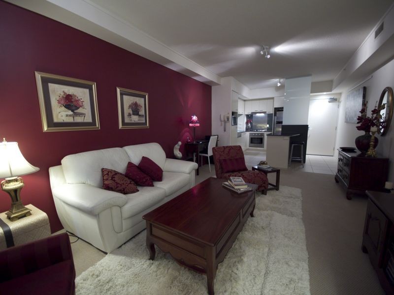 1004/2685 Gold Coast Highway, Broadbeach QLD 4218