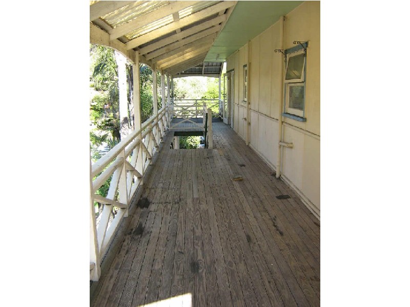 19 Second Avenue, Broadbeach QLD 4218