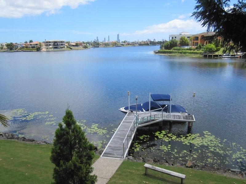 Clear Island Waters QLD 4226