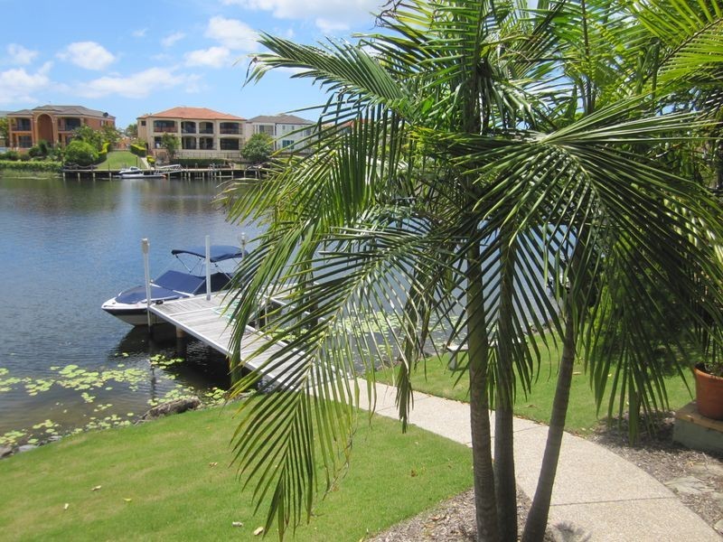 Clear Island Waters QLD 4226