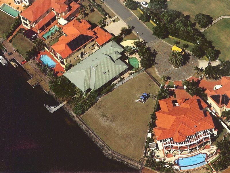 Clear Island Waters QLD 4226
