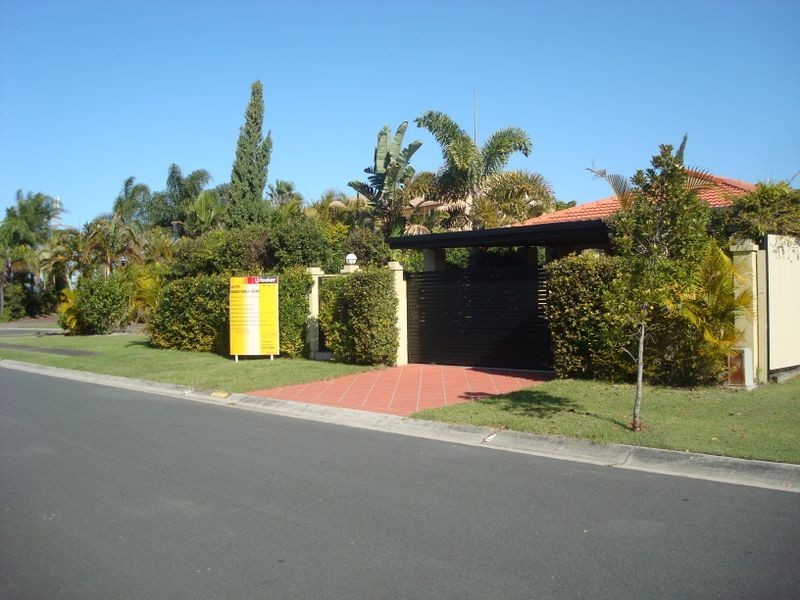 37 Sigatoka Place, Clear Island Waters QLD 4226