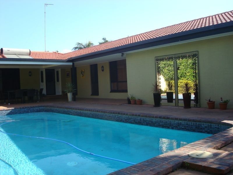 37 Sigatoka Place, Clear Island Waters QLD 4226