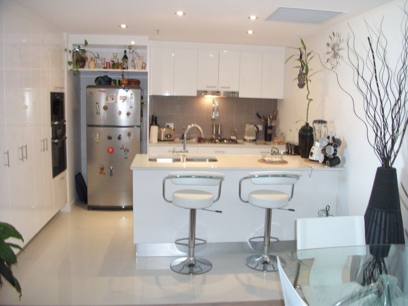 Broadbeach Waters QLD 4218