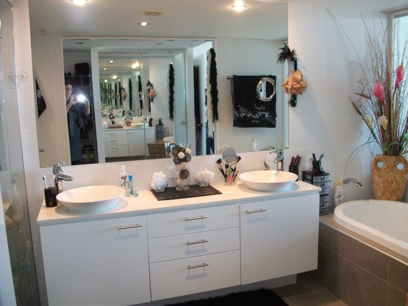 Broadbeach Waters QLD 4218