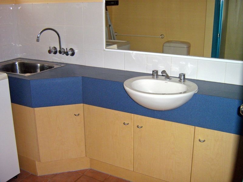 2/112 Surf Parade, Broadbeach QLD 4218