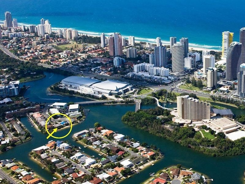 17 Miami Key, Broadbeach Waters QLD 4218