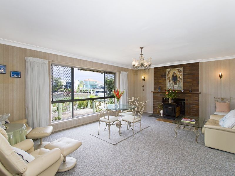 17 Miami Key, Broadbeach Waters QLD 4218