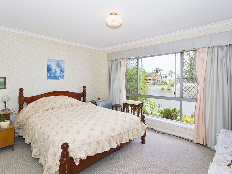 17 Miami Key, Broadbeach Waters QLD 4218