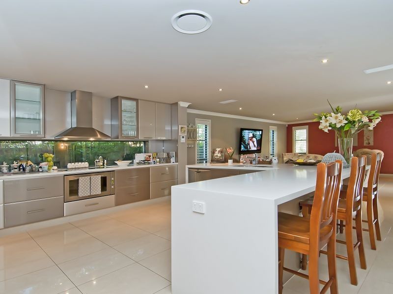 41 Heights Drive, Robina QLD 4226