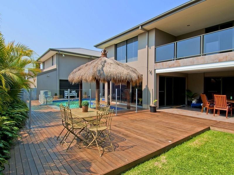 41 Heights Drive, Robina QLD 4226