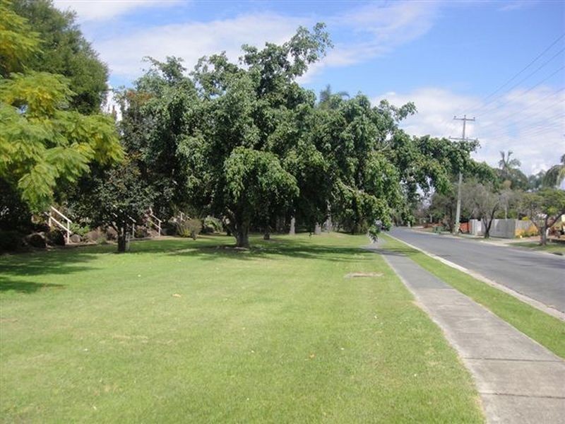 Broadbeach Waters QLD 4218