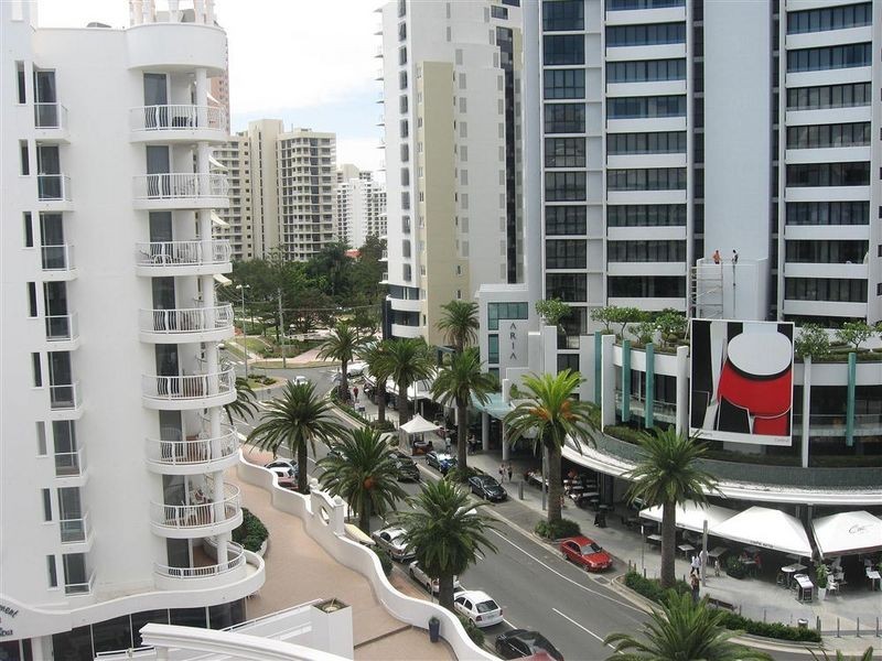 Broadbeach QLD 4218