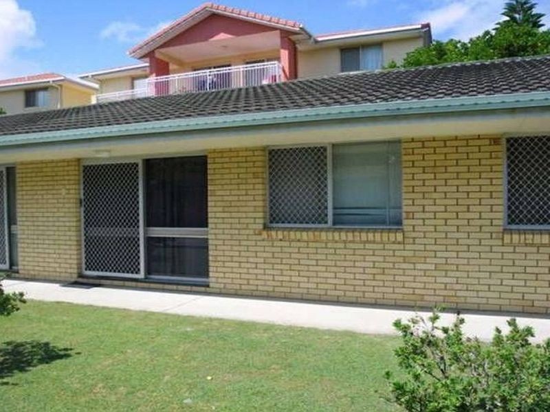 2/2113 Gold Coast Highway, Miami QLD 4220