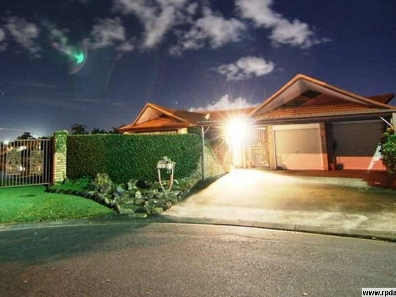 2 Cypress Drive, Broadbeach Waters QLD 4218