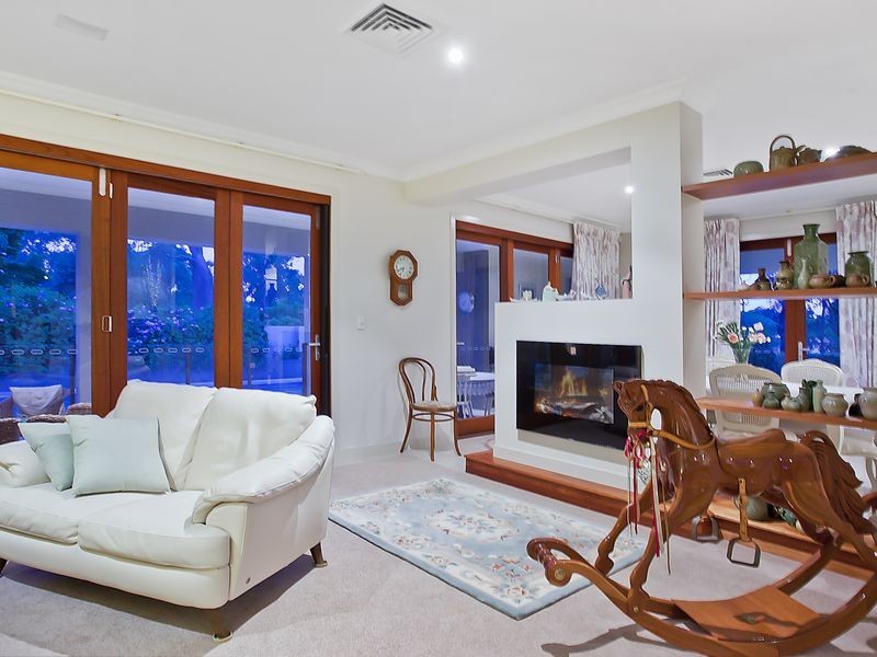 12 Midgera Street, Ashmore QLD 4214