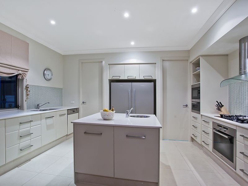 12 Midgera Street, Ashmore QLD 4214