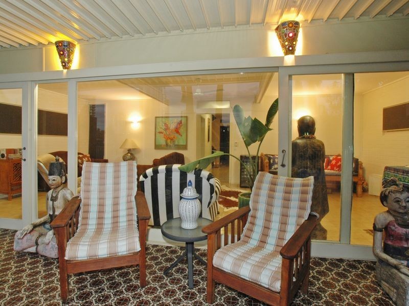 2 Amalfi Drive, Isle Of Capri QLD 4217