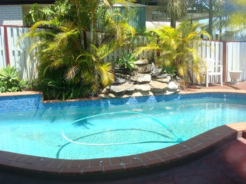 25 Gainsborough Drive, Varsity Lakes QLD 4227
